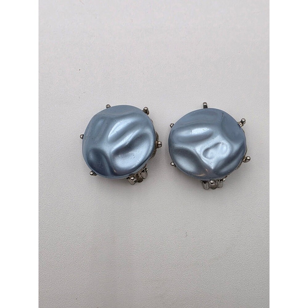 Vintage Blue Round Dimples Silvertone Clip-on Earrings 1"